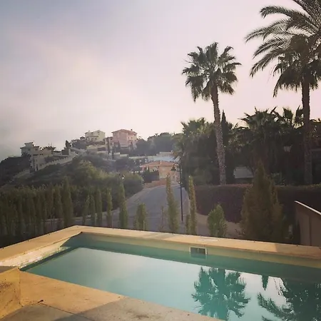 Junto Al Mar Con Piscina Climatizada Holiday home