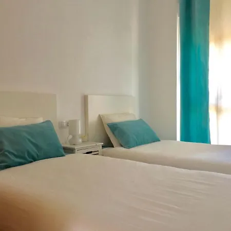 Junto Al Mar Con Piscina Climatizada Holiday home